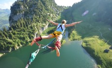 乒乓球赛场焦点！澳大利亚队对阵西班牙队，关键一战，双方鏖战至最后一刻